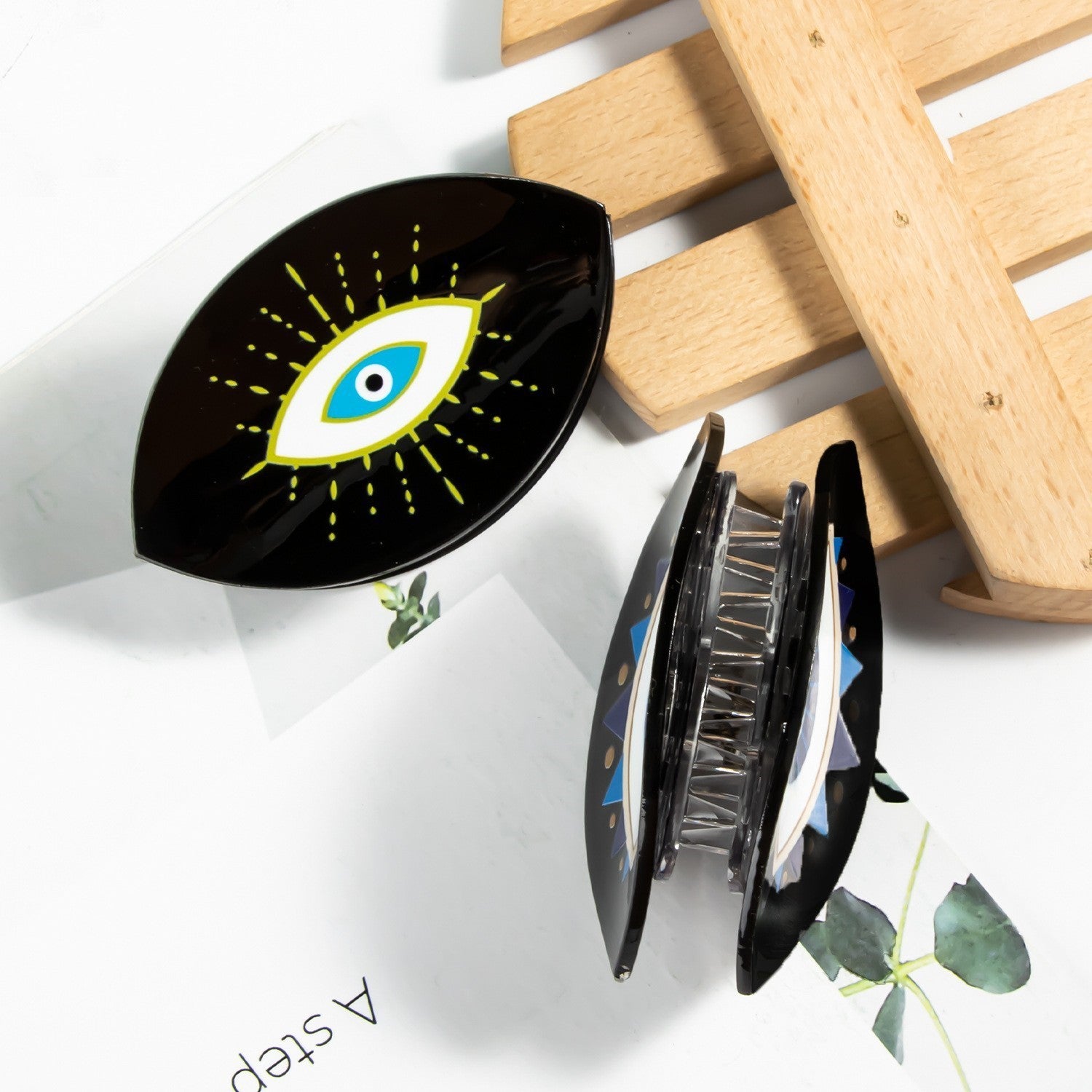 Wholesale Devil Eye Gripper